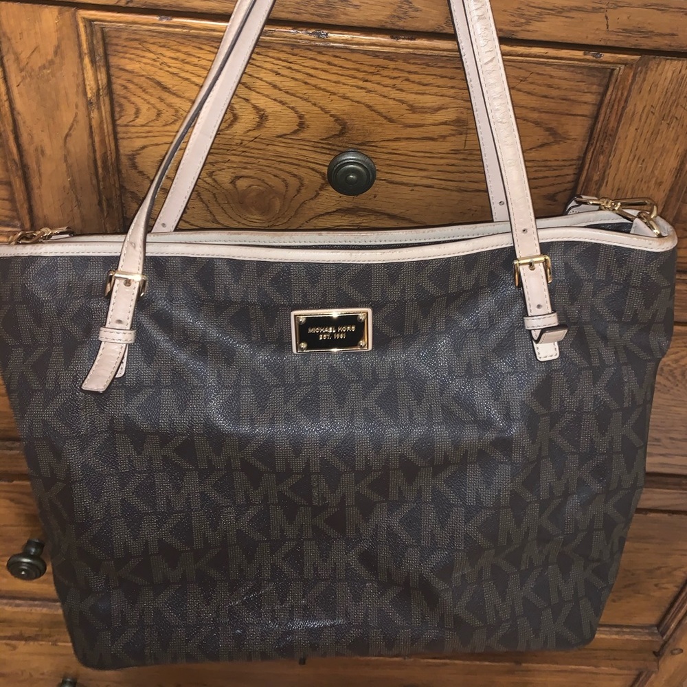 Michael kors tote